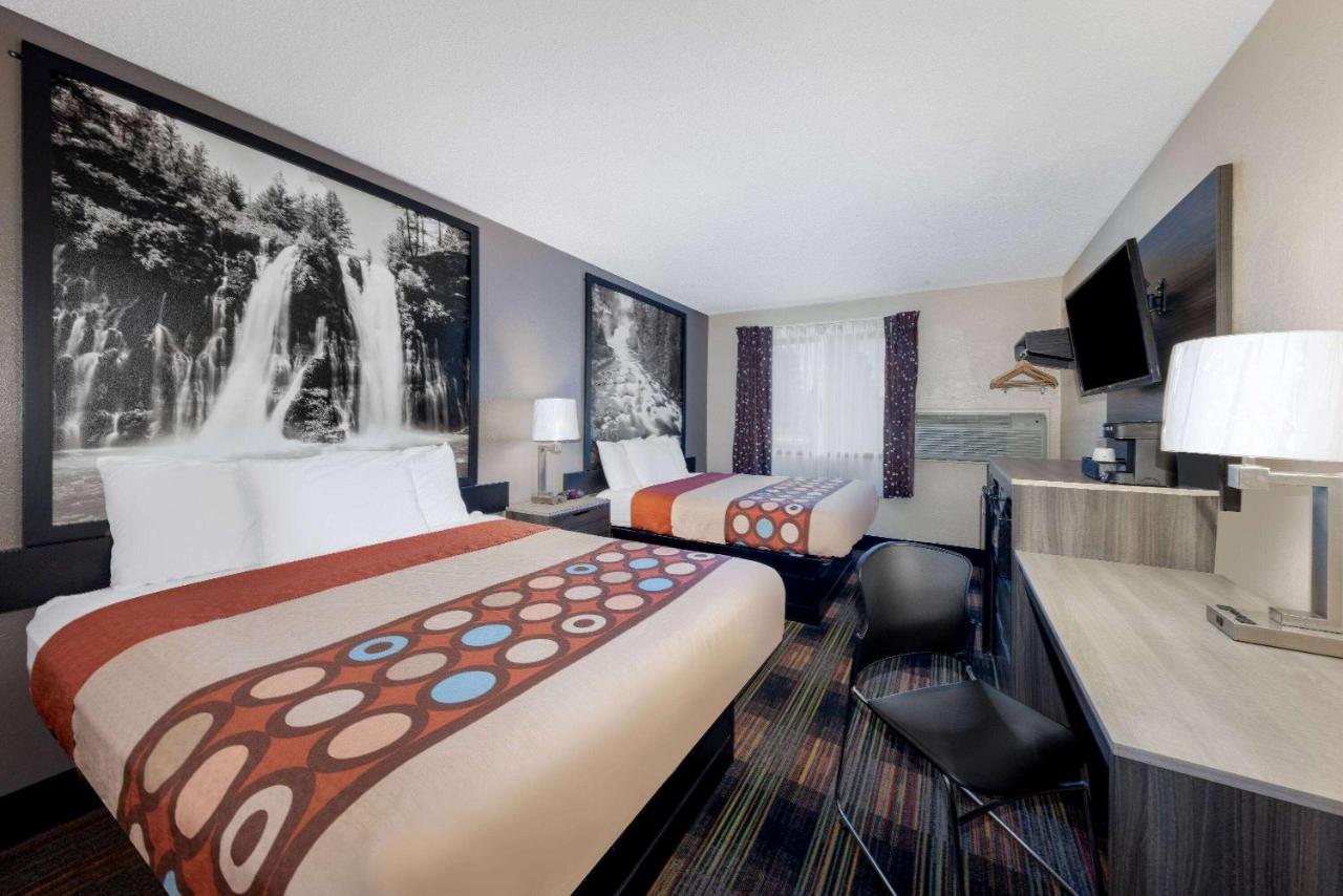 Super 8 By Wyndham Kansas City At Barry Road/Airport Kültér fotó