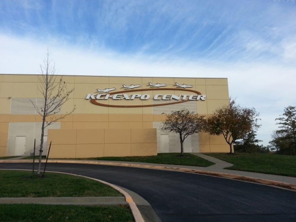 Super 8 By Wyndham Kansas City At Barry Road/Airport Kültér fotó