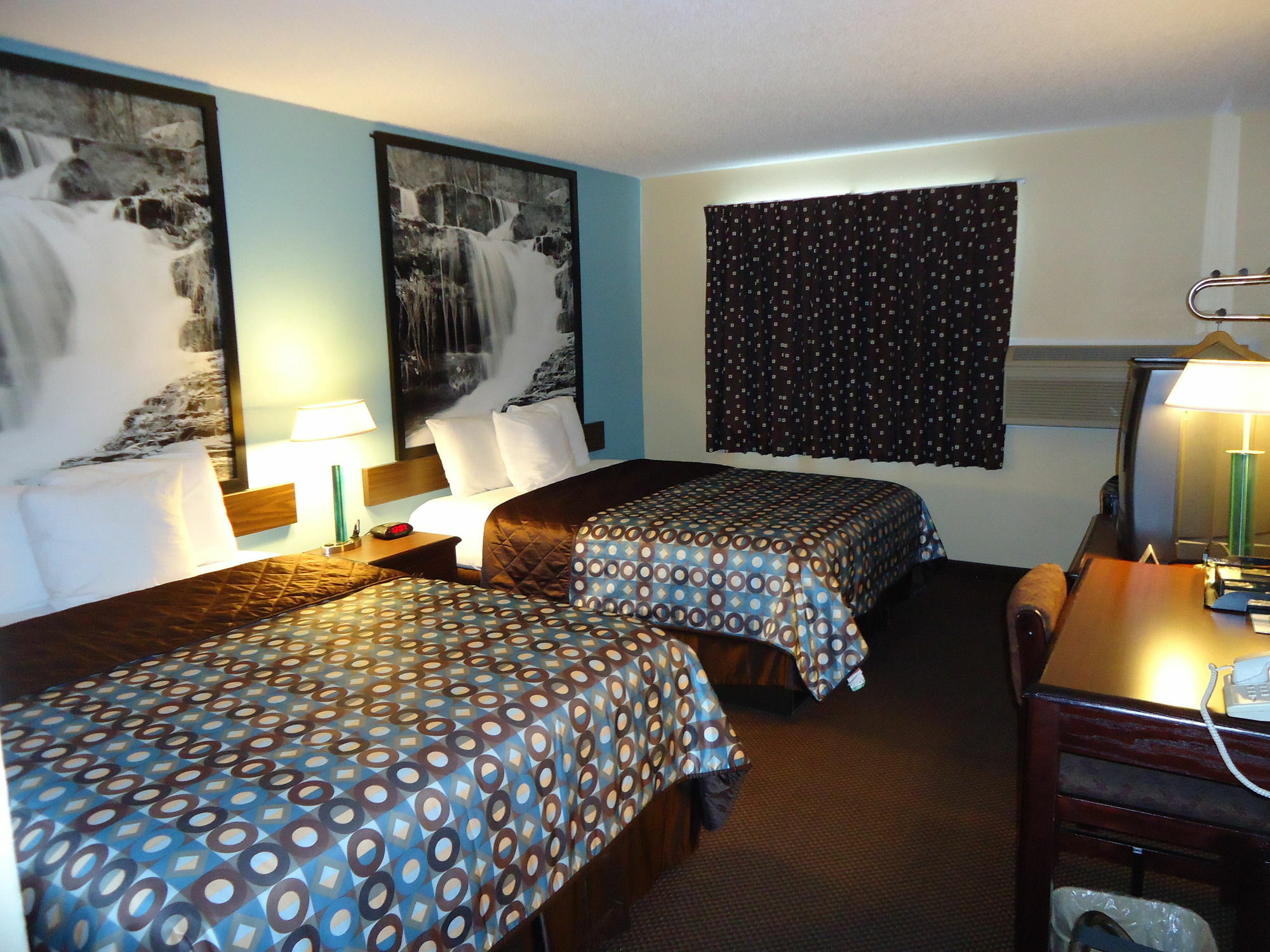 Super 8 By Wyndham Kansas City At Barry Road/Airport Kültér fotó